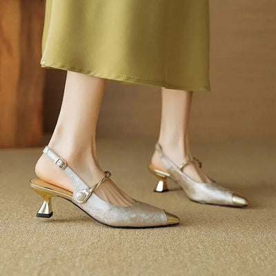 Amelie | Dames slingback pumps met kitten heel, jacquard en parelbandje