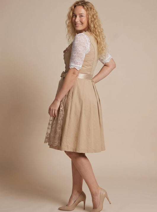 Clara | Knielange dames dirndl met kanten blouse en rijgsluiting
