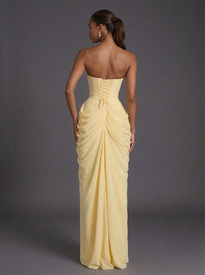 Annika | Strapless dames maxijurk met korsetlijfje en drapering voor bruiloftsgasten