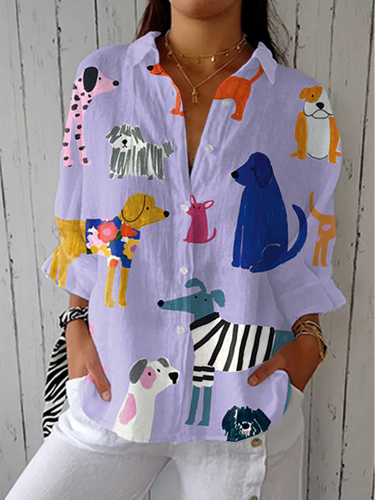 Johanna | Dames blouse met speelse hondenprint, relaxed fit en knoopsluiting