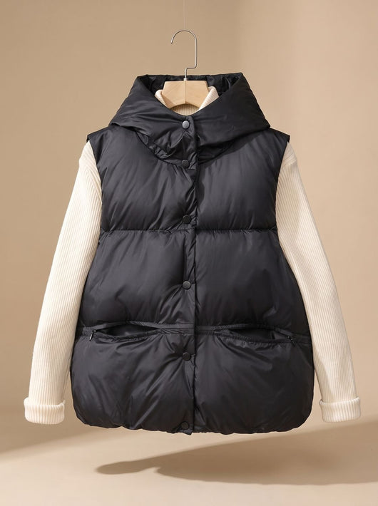 Leonie | Gewatteerde dames bodywarmer met capuchon, drukknopen en opstaande kraag