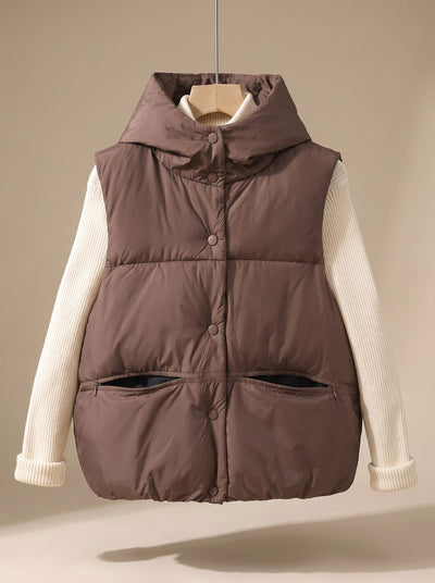 Leonie | Gewatteerde dames bodywarmer met capuchon, drukknopen en opstaande kraag