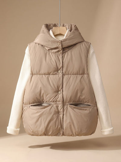 Leonie | Gewatteerde dames bodywarmer met capuchon, drukknopen en opstaande kraag
