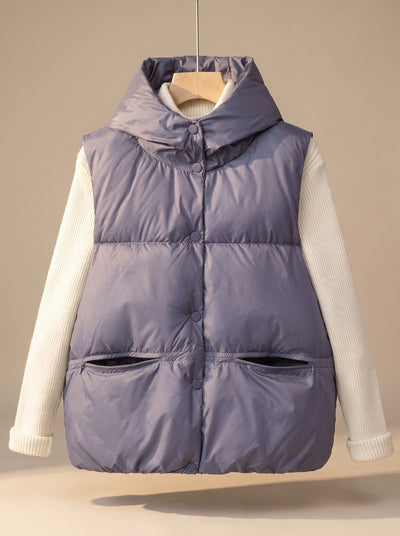 Leonie | Gewatteerde dames bodywarmer met capuchon, drukknopen en opstaande kraag