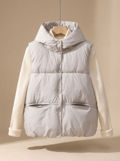 Leonie | Gewatteerde dames bodywarmer met capuchon, drukknopen en opstaande kraag