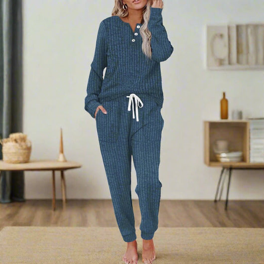 Annika | Tweedelige dames loungeset met lange mouwen, ribstructuur en koord