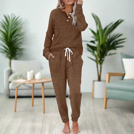 Annika | Tweedelige dames loungeset met lange mouwen, ribstructuur en koord