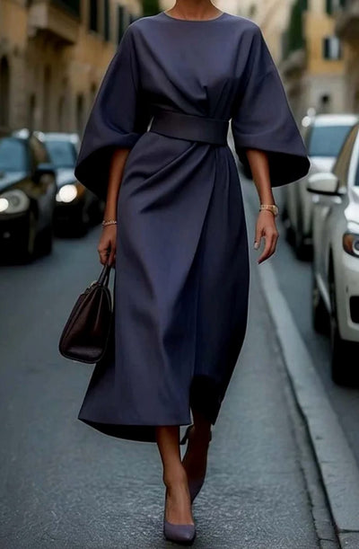 Greta | Elegante getailleerde midi-jurk met lampionmouwen en ceintuur