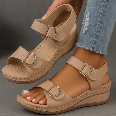Nina sandalen met sleehak