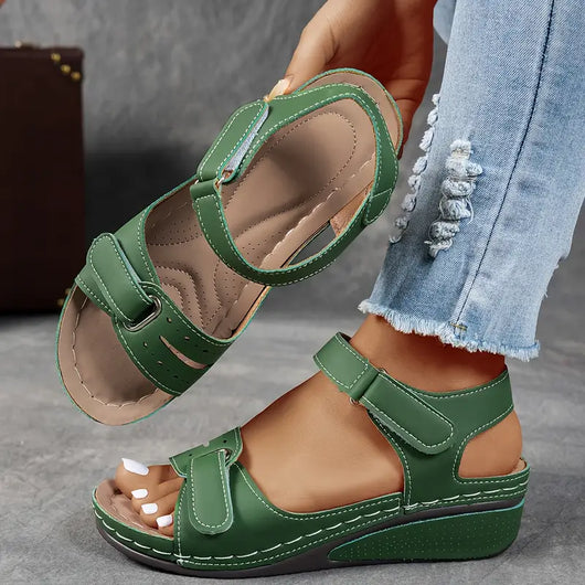 Nina sandalen met sleehak