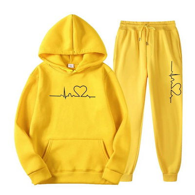 Edith | Dames set met hoodie en joggingbroek met hartslagmotief
