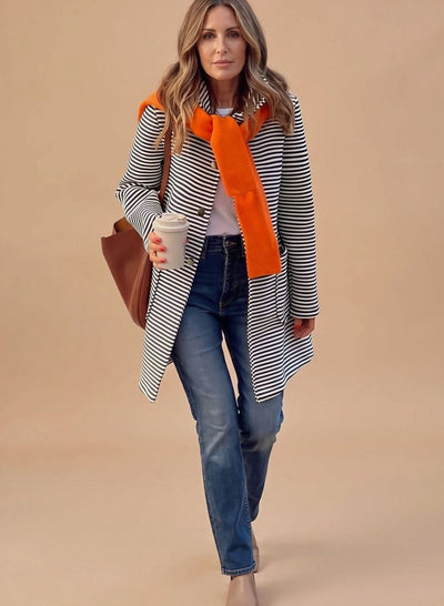 Johanna | Gestreepte dames trenchcoat met lange mouwen en sjaal