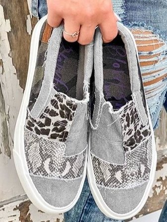 Maria | Lage dames sneakers met patchdetails
