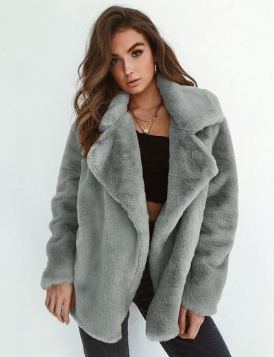 Charlotte | Zachte oversized korte dames imitatiebontjas