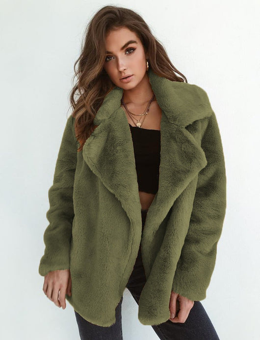 Charlotte | Zachte oversized korte dames imitatiebontjas