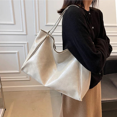 Annika | Ruime dames shopper van PU-leer in retrolook