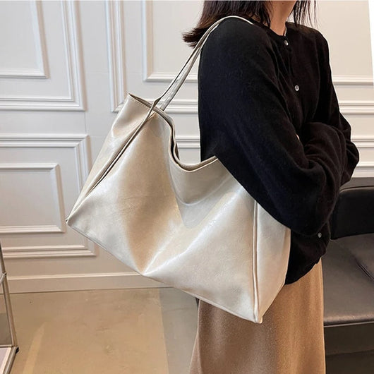 Annika | Ruime dames shopper van PU-leer in retrolook
