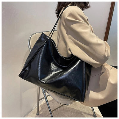 Annika | Ruime dames shopper van PU-leer in retrolook