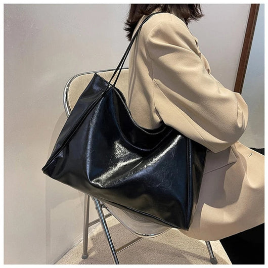 Annika | Ruime dames shopper van PU-leer in retrolook