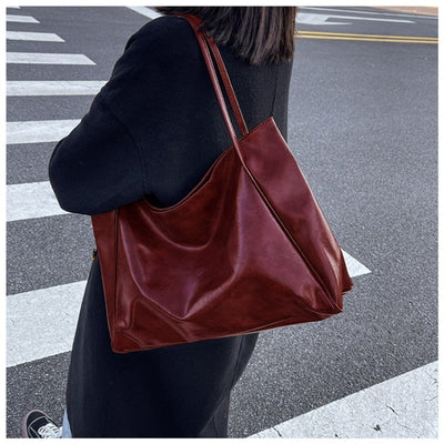Annika | Ruime dames shopper van PU-leer in retrolook