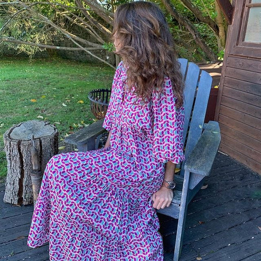 Flora | Boho maxijurk met print, pofmouwen en V-hals