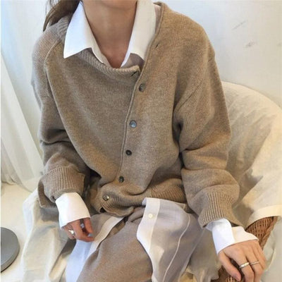 Nora | Oversized damesvest met asymmetrische knoopsluiting