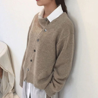 Nora | Oversized damesvest met asymmetrische knoopsluiting