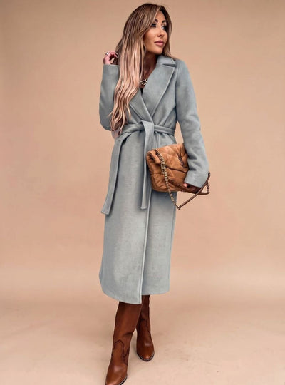 Charlotte | Elegante lange dames trenchcoat met bindceintuur en reverskraag