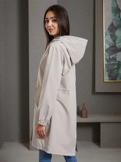 Emilia | Waterafstotende lange dames trenchcoat met capuchon