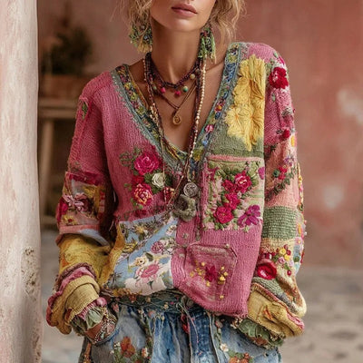 Marie | Damesvest met bloemige patchworkprint, V-hals en lange mouwen