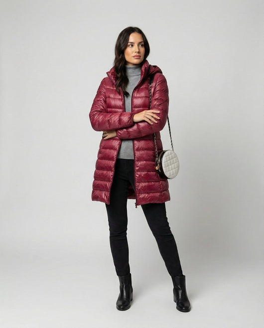 Annika | Ultralichte dames donsjas met slim fit en capuchon