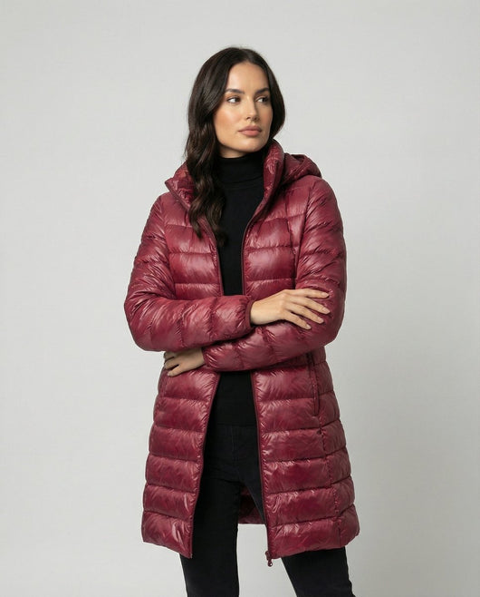 Annika | Ultralichte dames donsjas met slim fit en capuchon