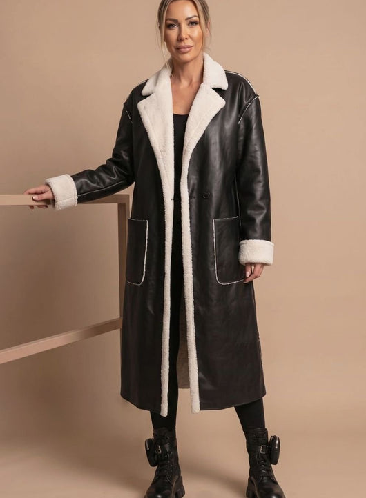 Clara | Lange dames wintermantel van imitatieleer met fleece