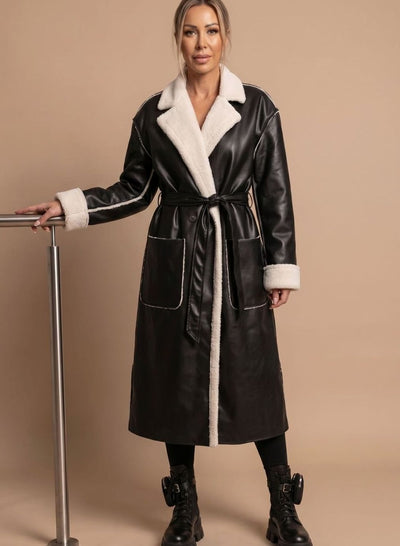 Clara | Lange dames wintermantel van imitatieleer met fleece