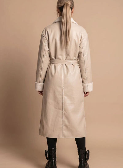 Clara | Lange dames wintermantel van imitatieleer met fleece