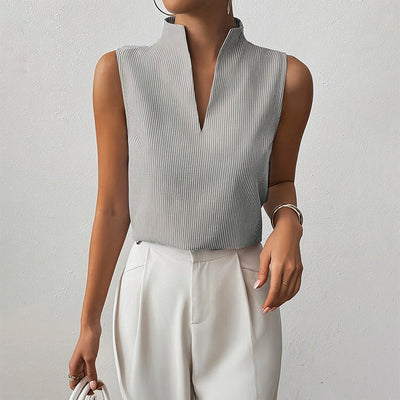 Katharina | Mouwloze dames gestreepte blouse met opstaande kraag en V-hals