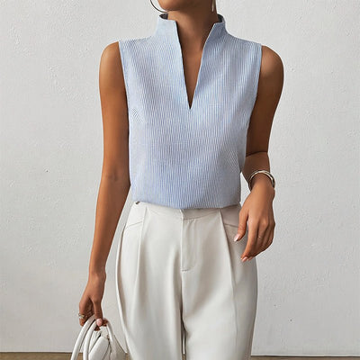 Katharina | Mouwloze dames gestreepte blouse met opstaande kraag en V-hals