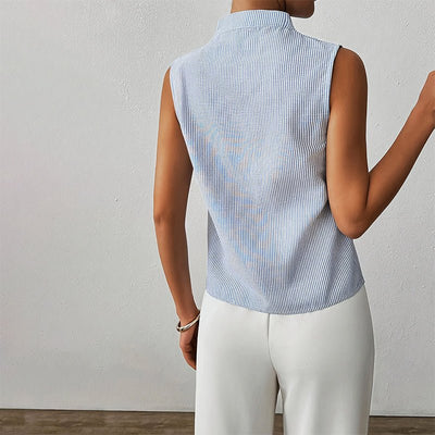 Katharina | Mouwloze dames gestreepte blouse met opstaande kraag en V-hals